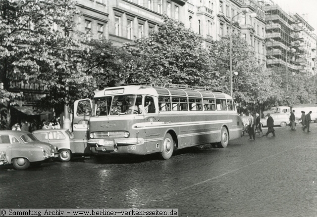 1966: Ikarus 55 in Prag (Wenzelsplatz) Wagen 318